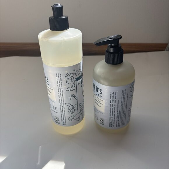 Mrs. Meyer's Snowdrop Scent Hand & Dish Soap Bundle - Limited Edition - Picture 5 of 7